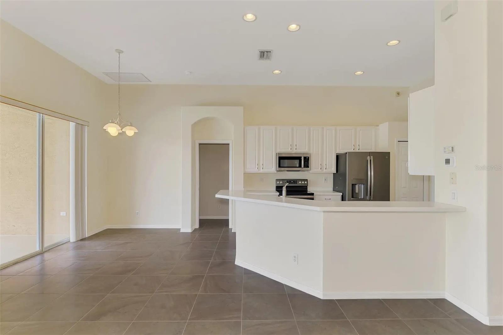 6721 Carlyle, Sarasota, FL 34243