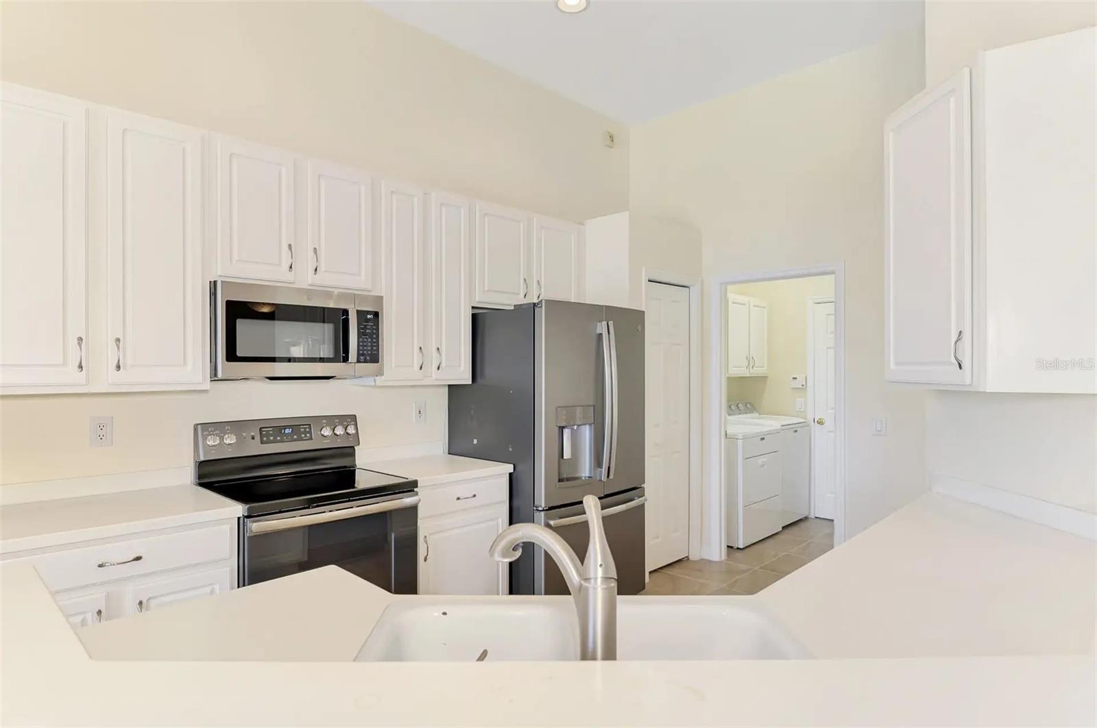 6721 Carlyle, Sarasota, FL 34243