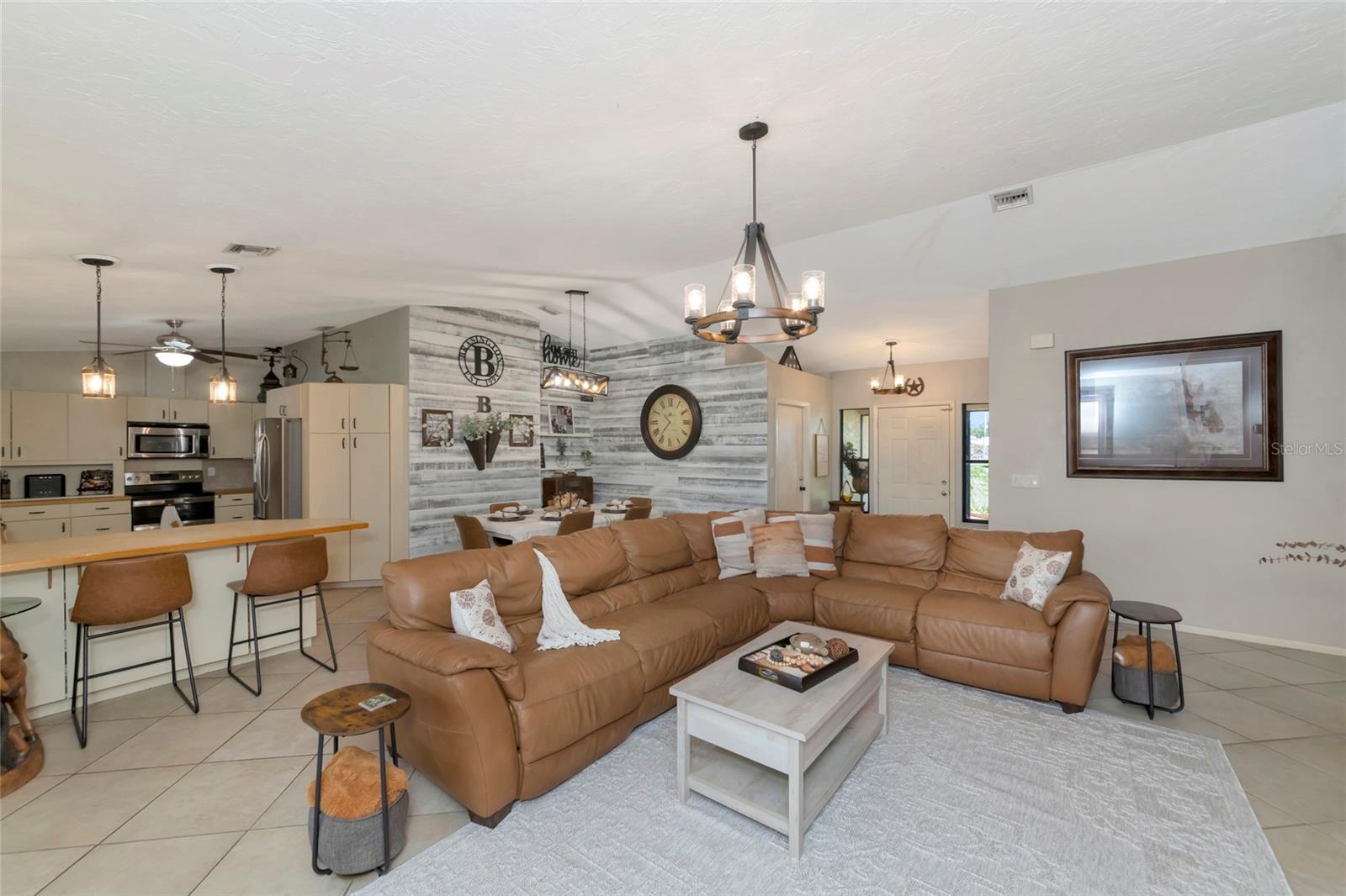 710 Myakka Rd, Sarasota, FL 34240