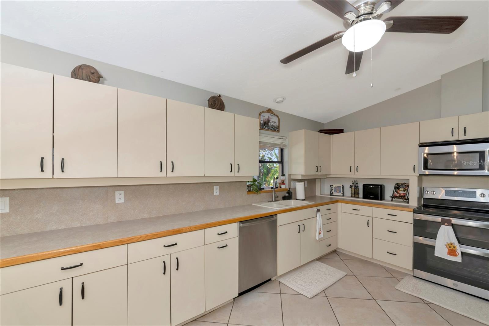 710 Myakka Rd, Sarasota, FL 34240