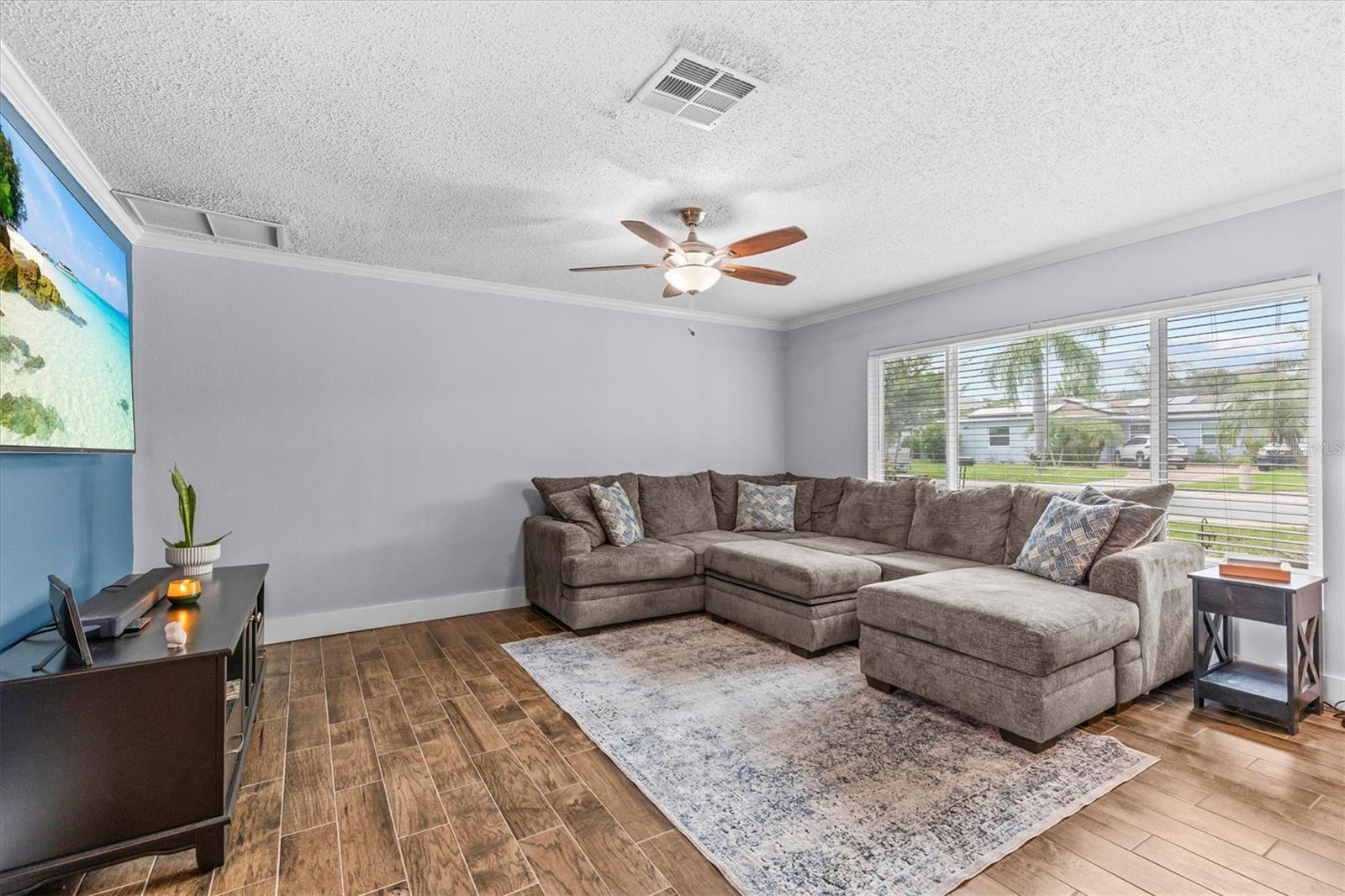 1707 Hibiscus Circle N, Oldsmar, FL 34677
