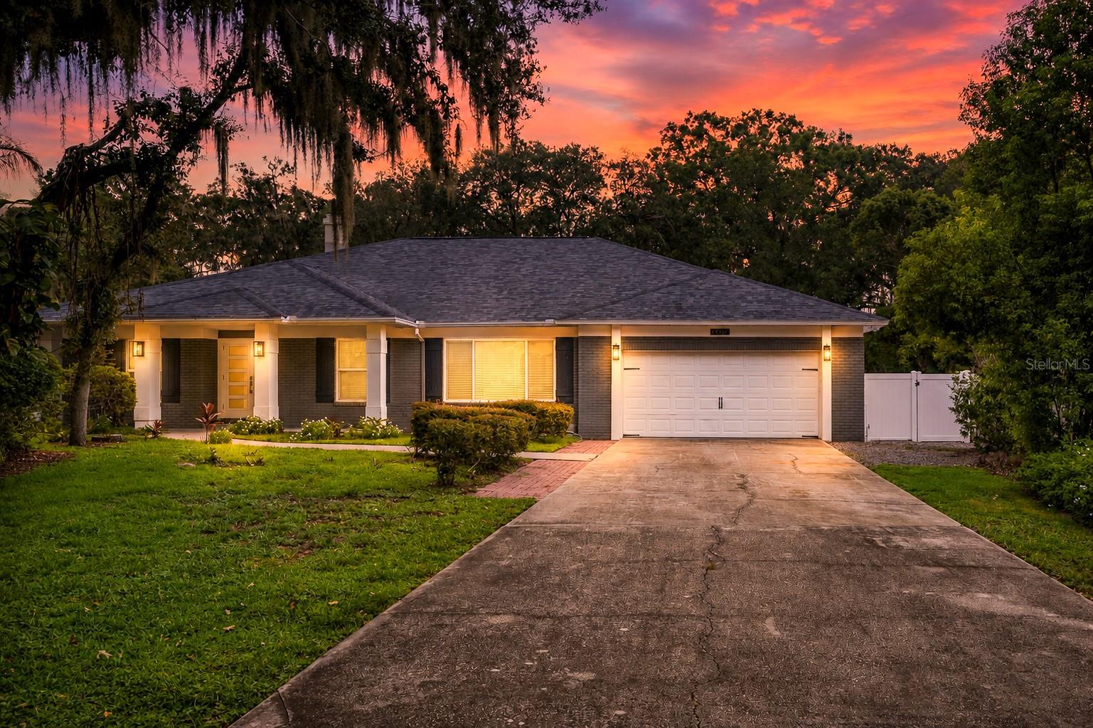 4712 Dover Cliff, Dover, FL 33527