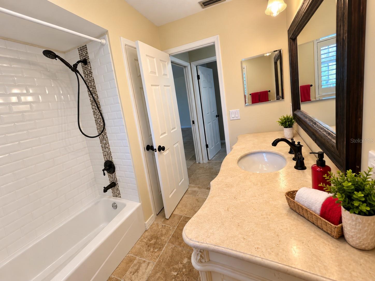 6007 9th Ave W, Bradenton, FL 34209