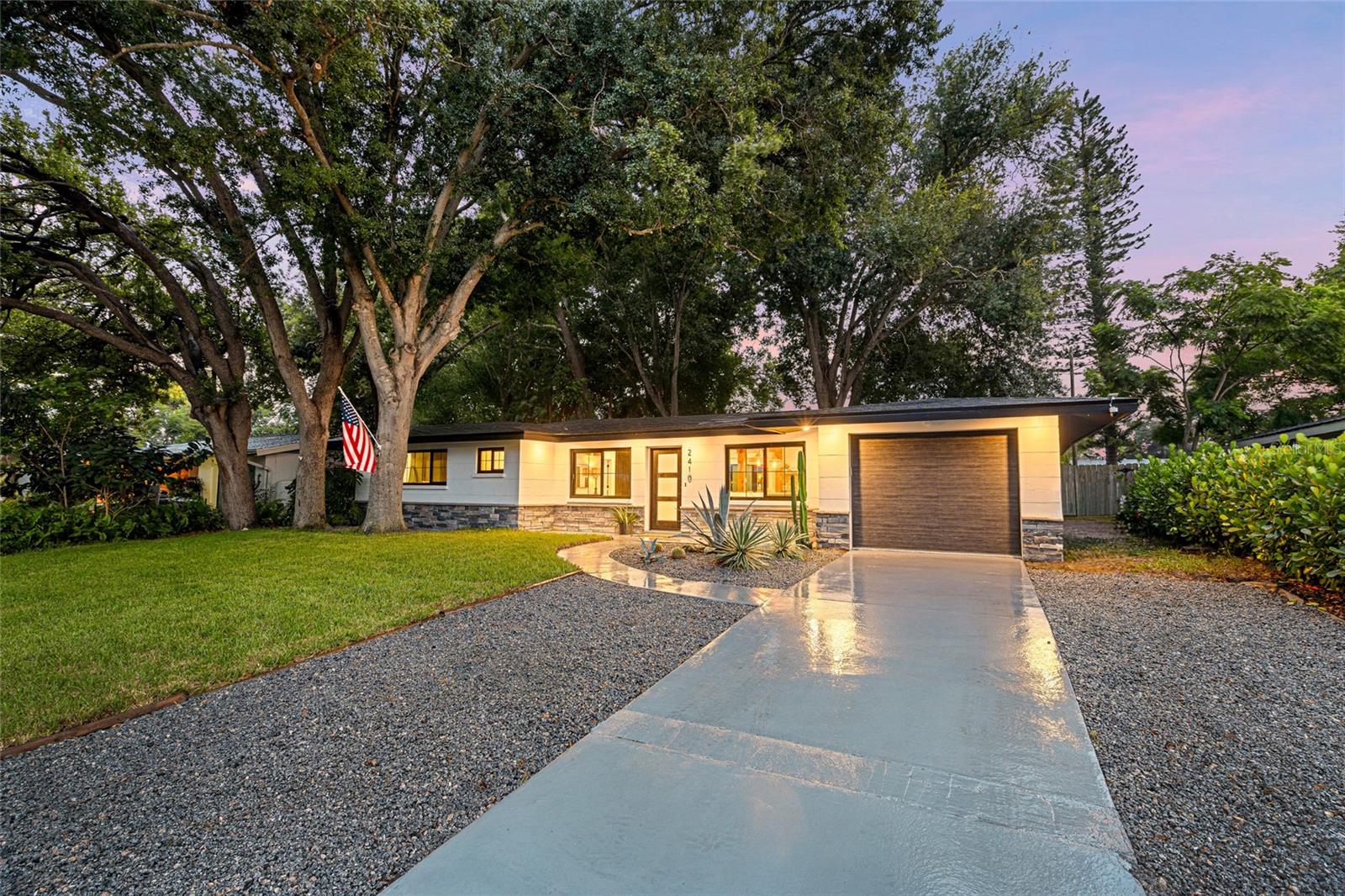 2410 Valencia, Sarasota, FL 34239