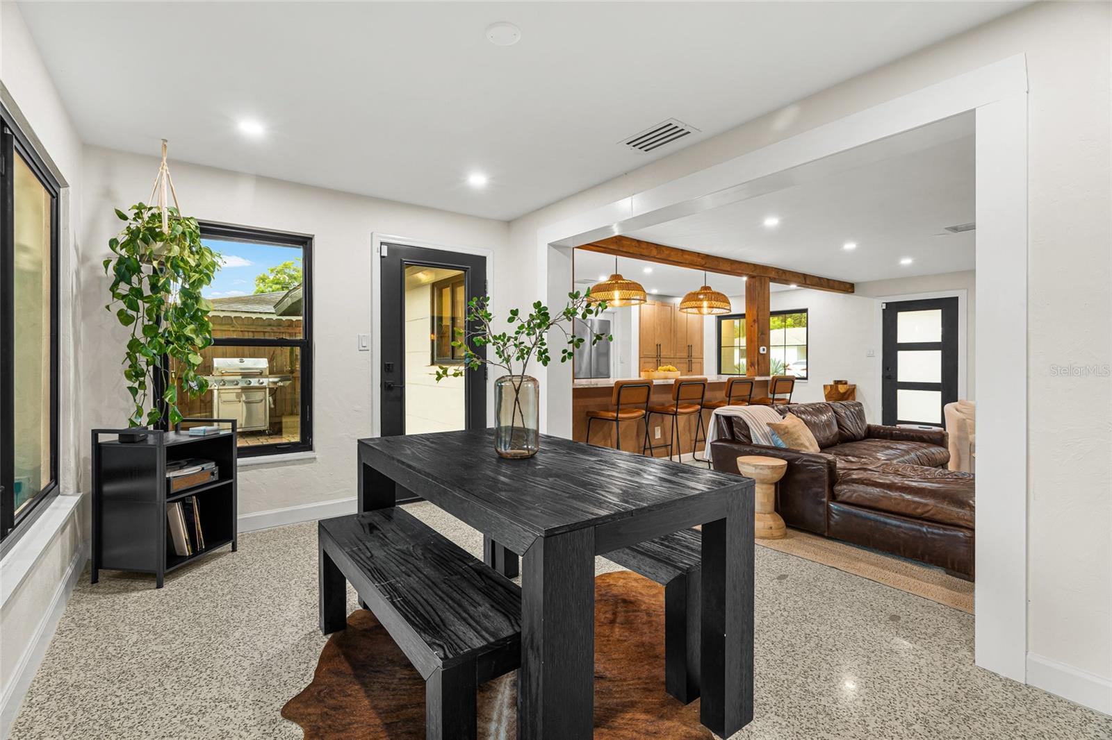 2410 Valencia, Sarasota, FL 34239