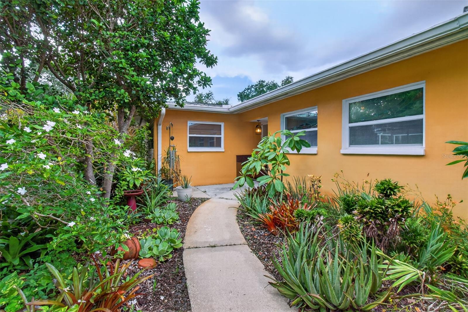 11420 Oval, Largo, FL 33774