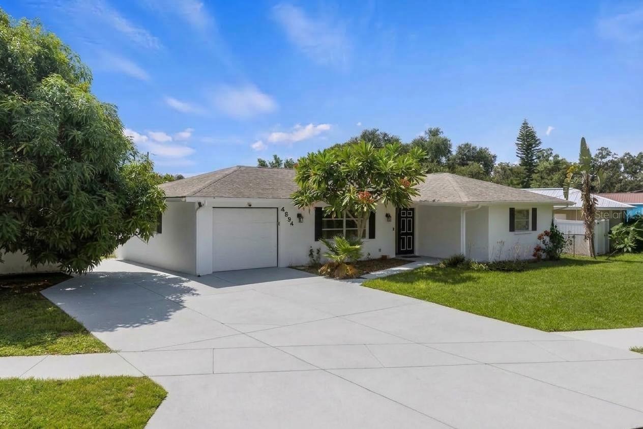 4594 Parnell, Sarasota, FL 34232