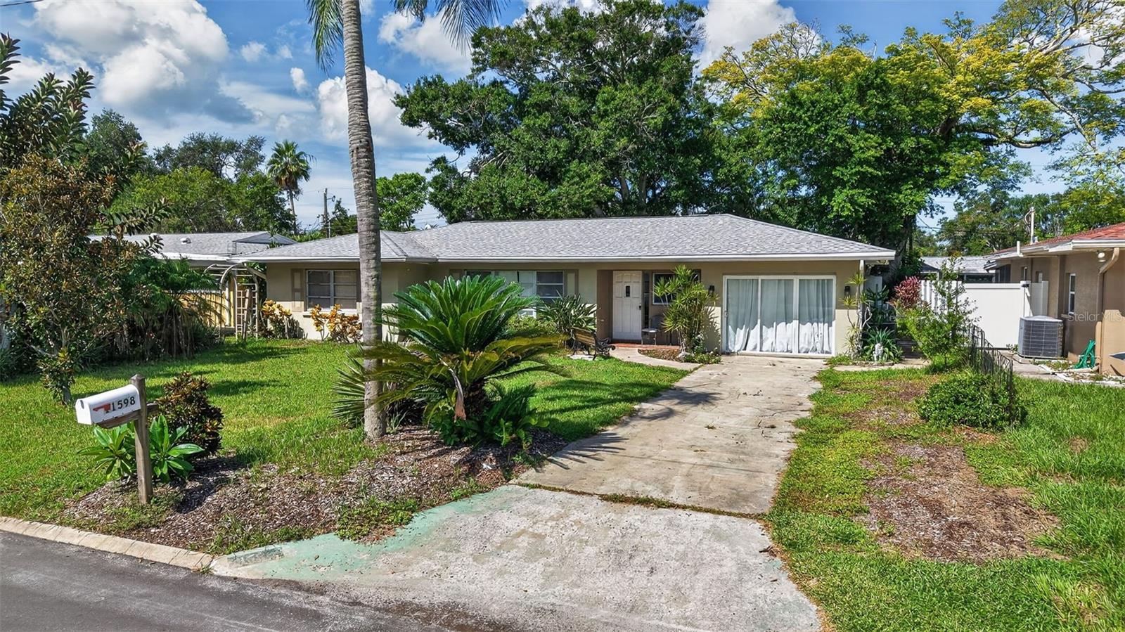 11598 Oval, Largo, FL 33774