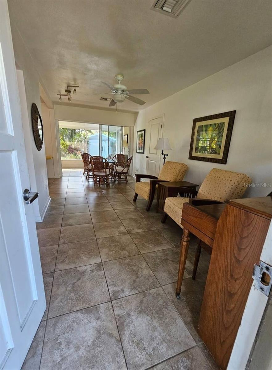 11598 Oval, Largo, FL 33774