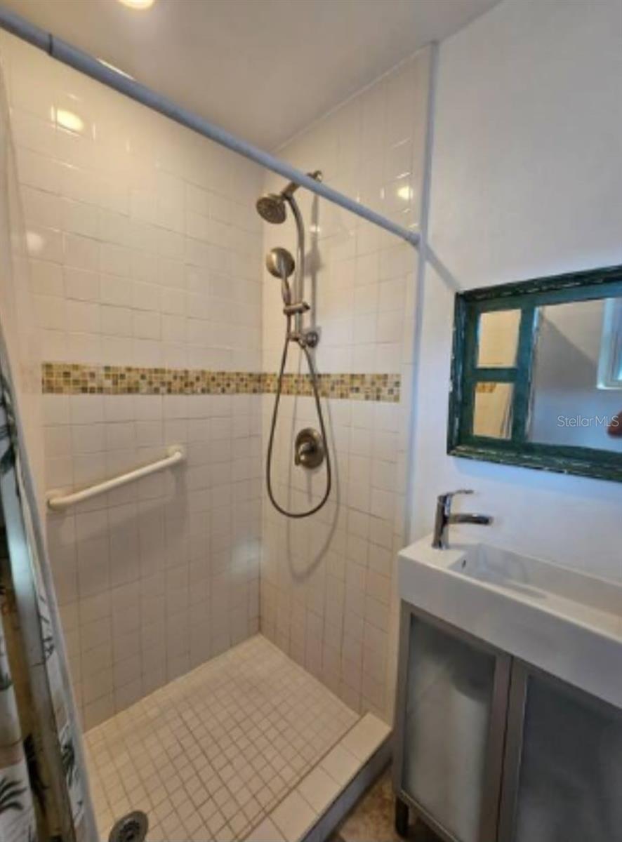 11598 Oval, Largo, FL 33774