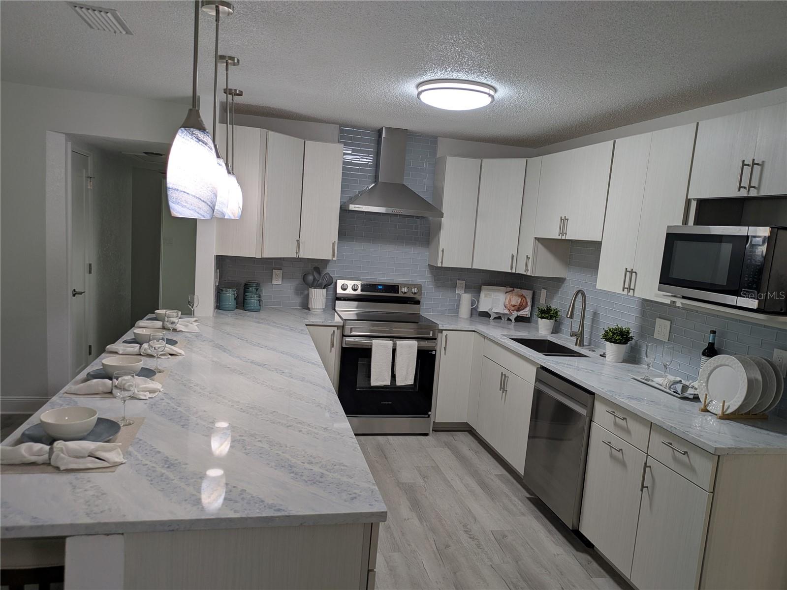 3641 Beach, St Petersburg, FL 33705