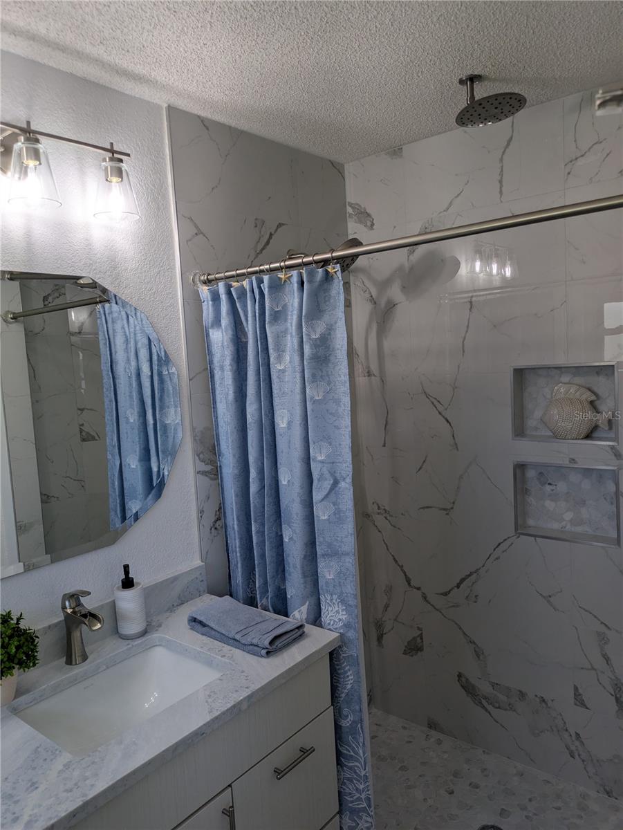 3641 Beach, St Petersburg, FL 33705