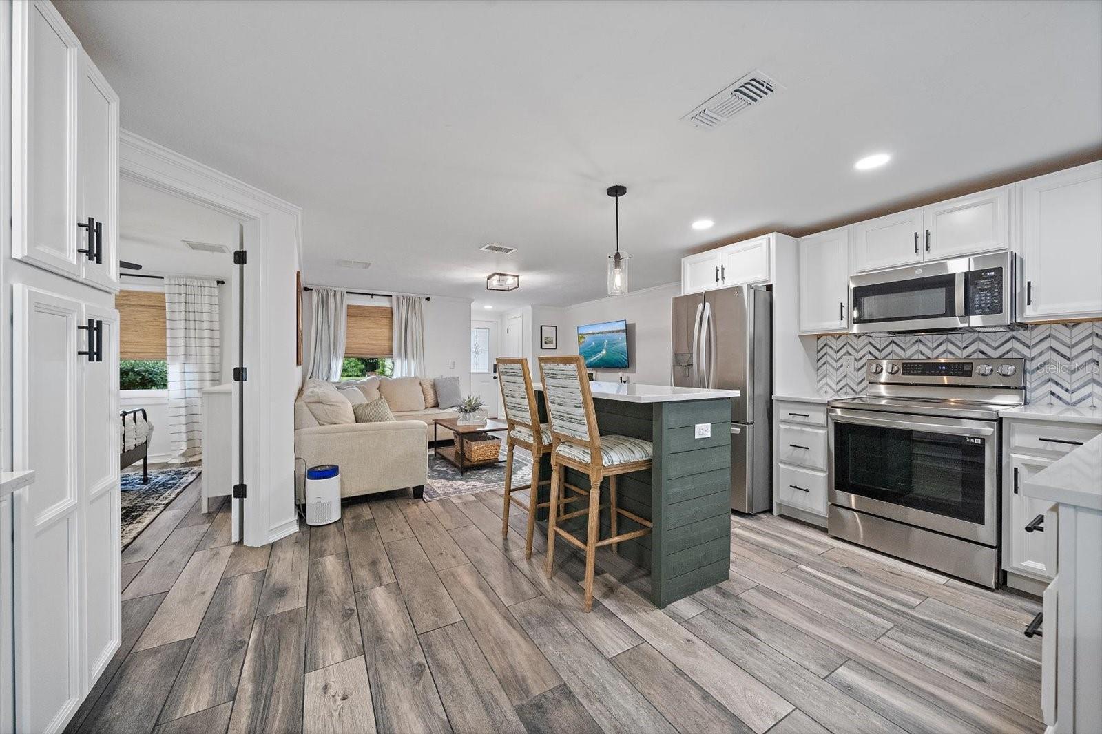 852 Acadia, Venice, FL 34293