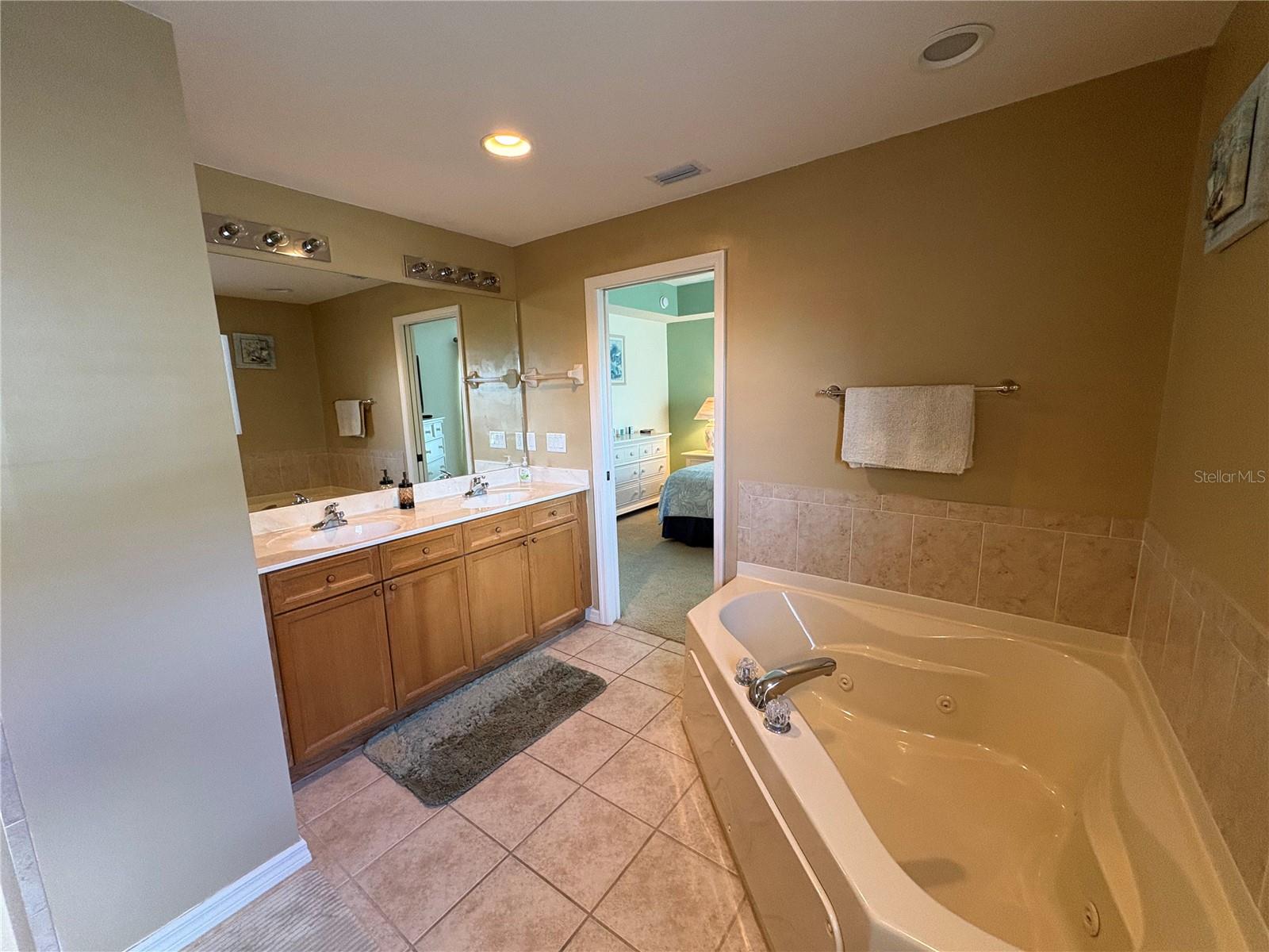 10031 Lake Cove Unit 201, Fort Myers, FL 33908