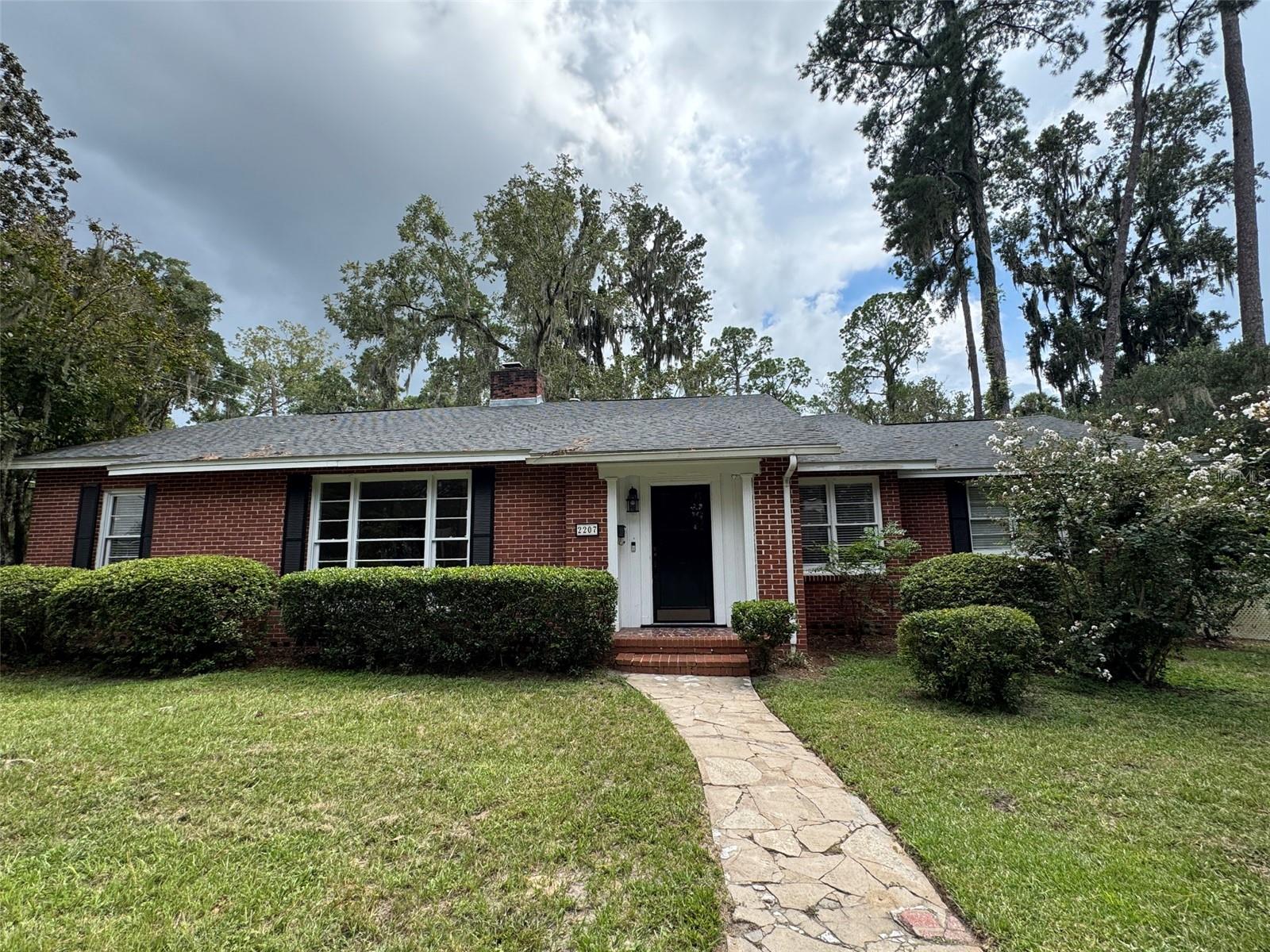 2207 2nd, Gainesville, FL 32603