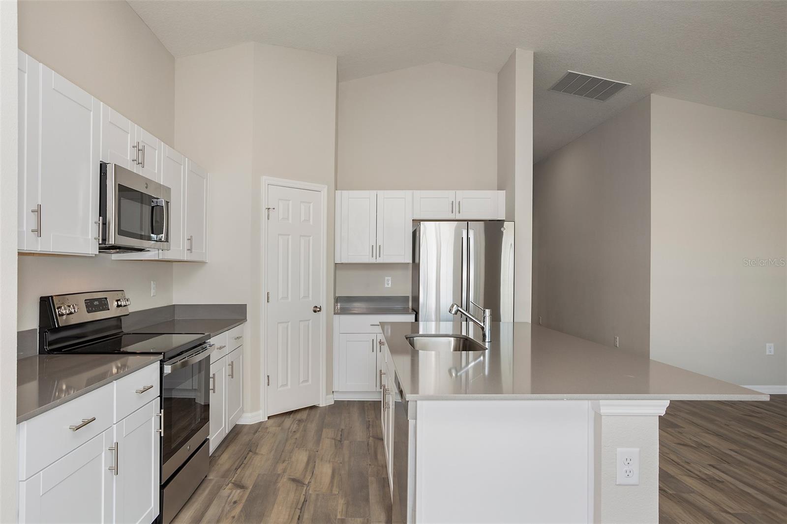 9285 Joyful Heights, Dade City, FL 33525