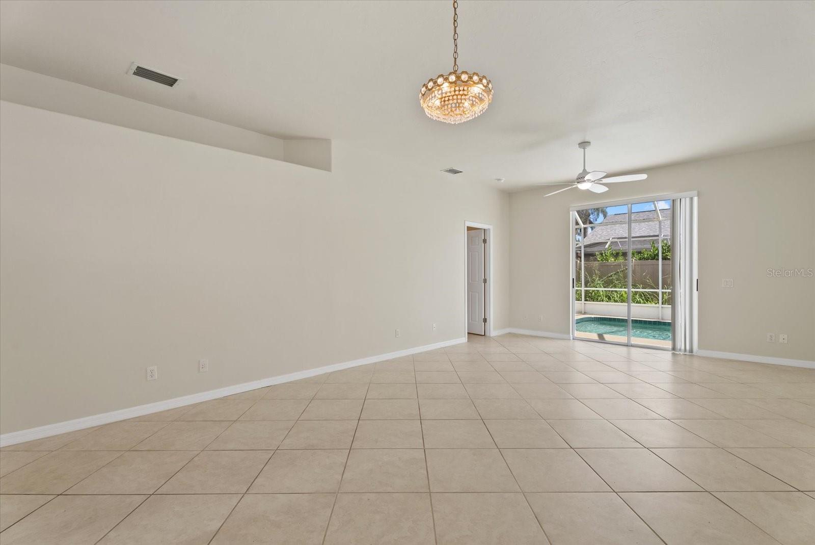 4350 Beekman Unit 108, Sarasota, FL 34235