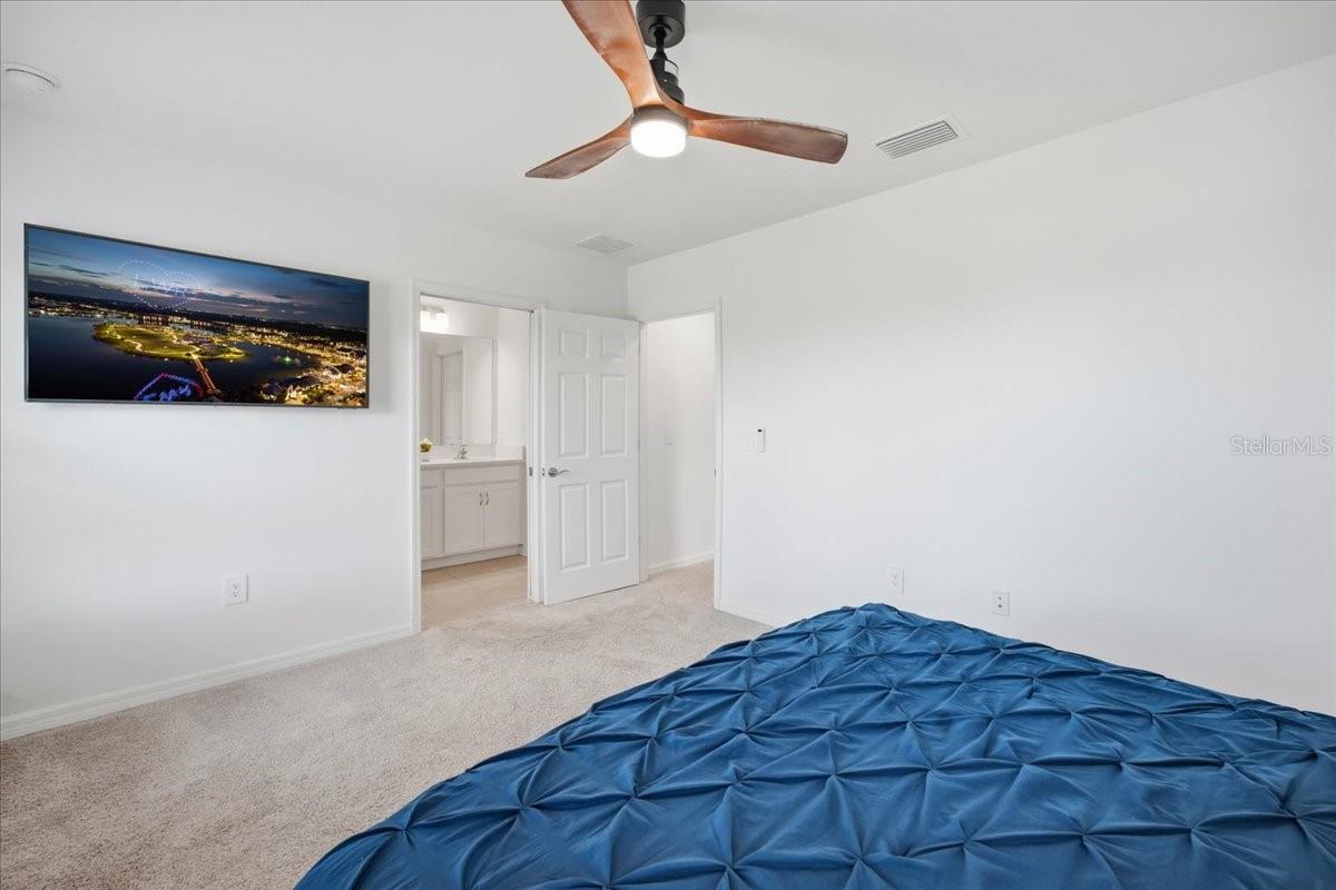 1872 Stern, Sarasota, FL 34240