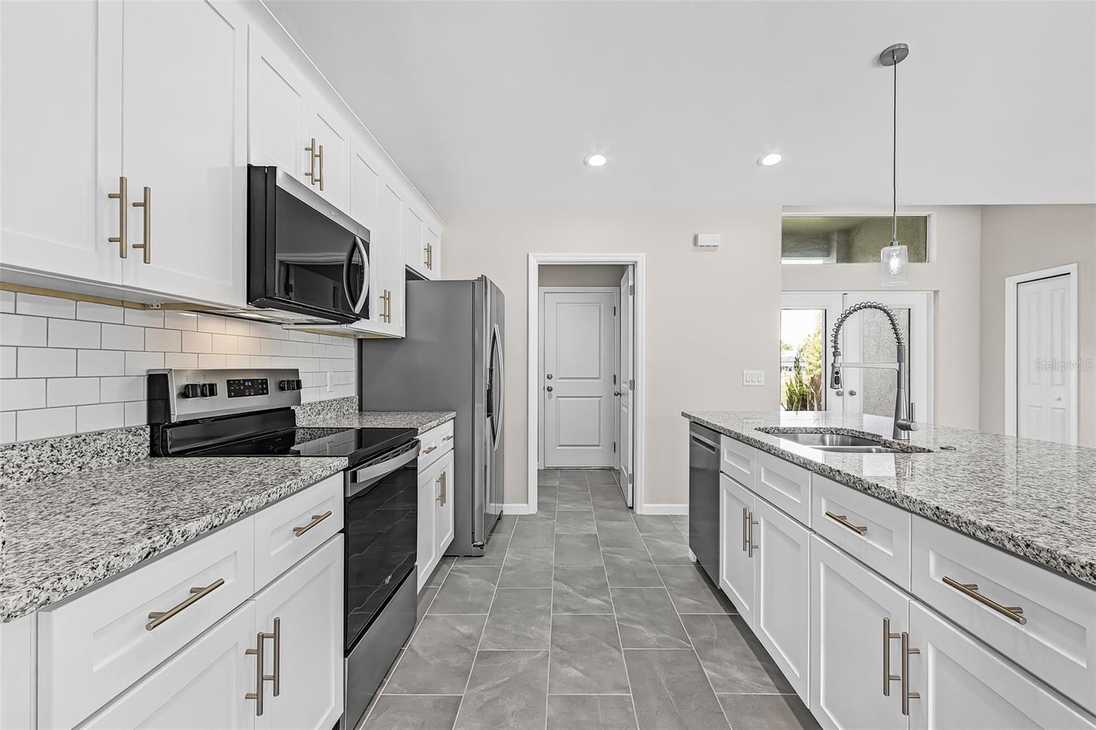 2305 34, Cape Coral, FL 33993