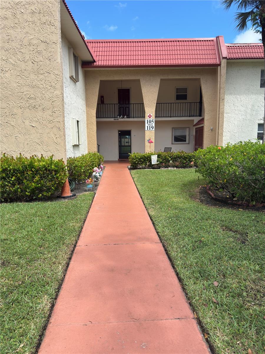 107 Lake Evelyn Unit 107, West Palm Beach, FL 33411