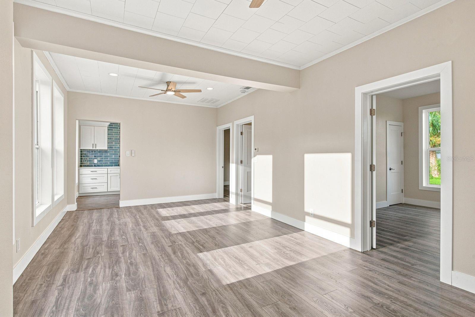 112 Martin Luther King Jr, Tarpon Springs, FL 34689