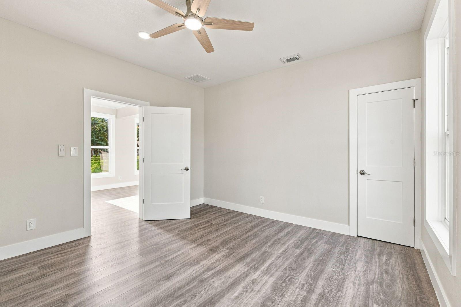 112 Martin Luther King Jr, Tarpon Springs, FL 34689
