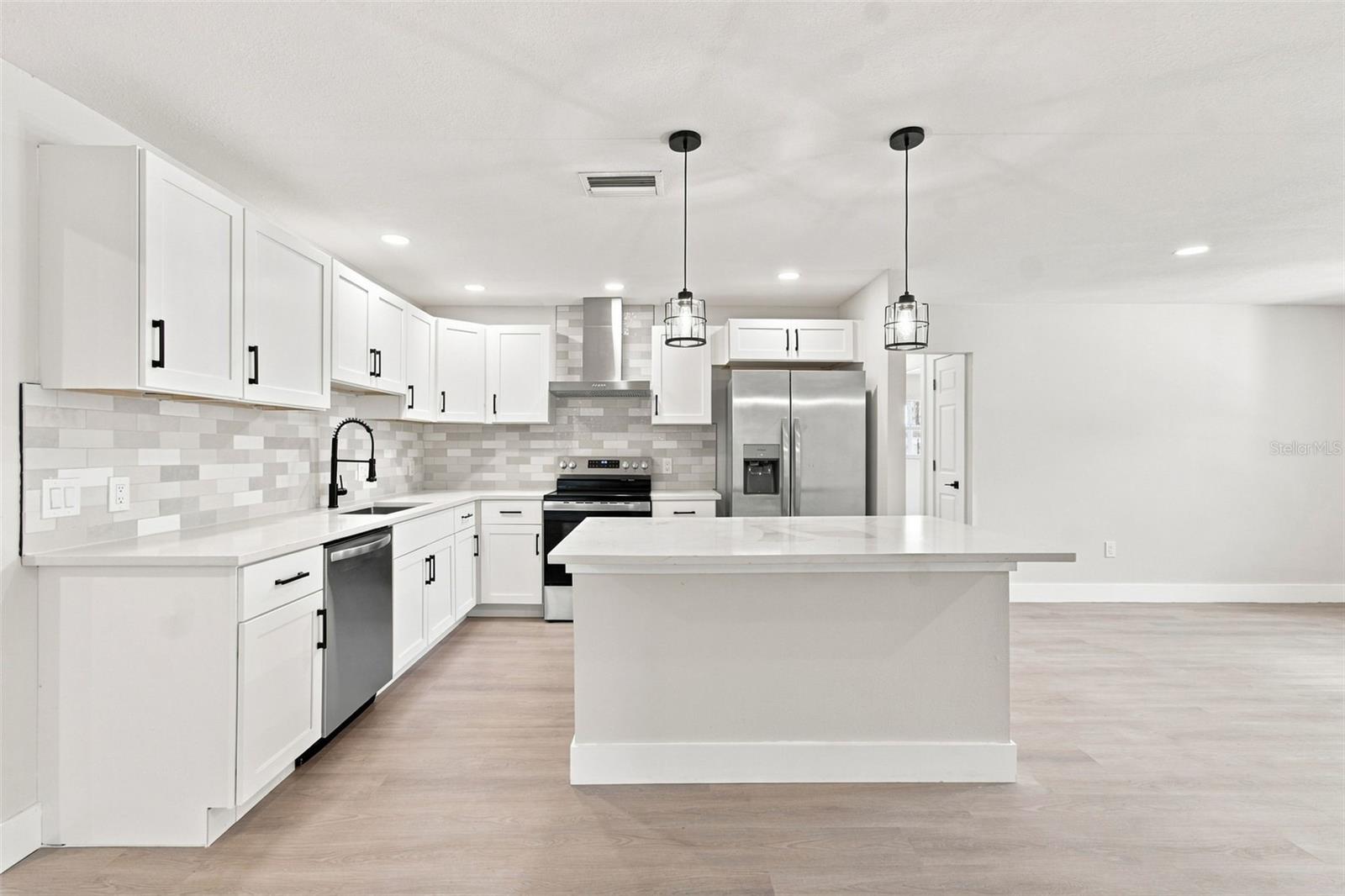 216 23rd, Bradenton, FL 34208