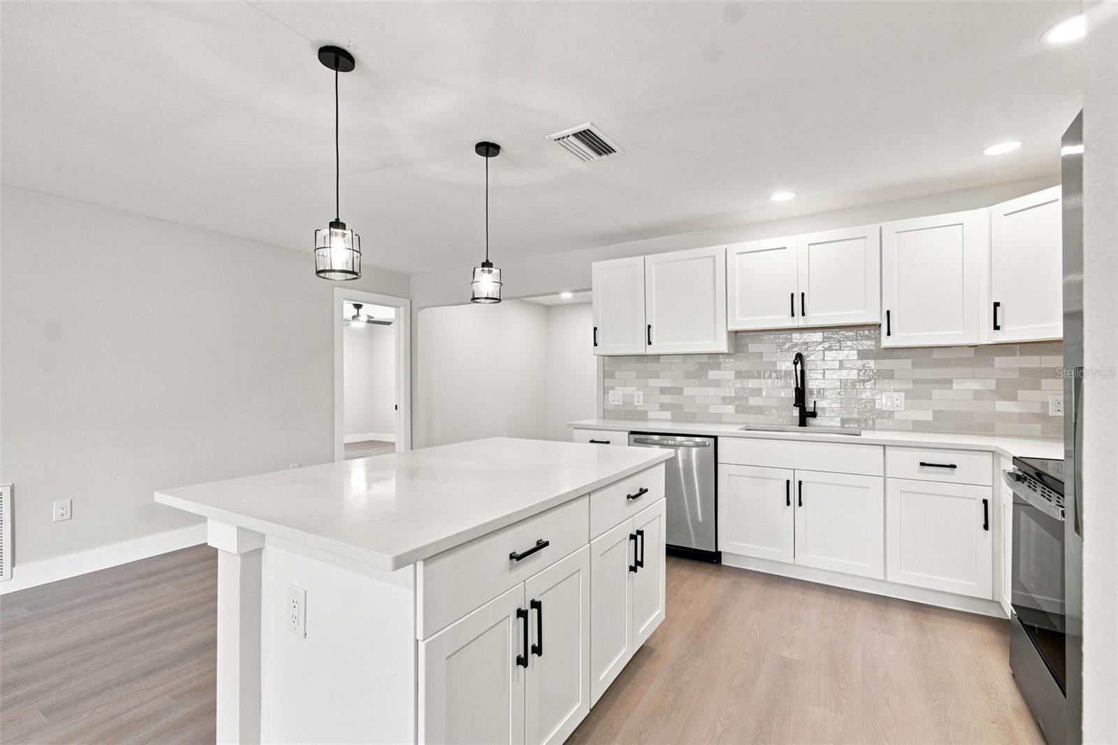 216 23rd, Bradenton, FL 34208