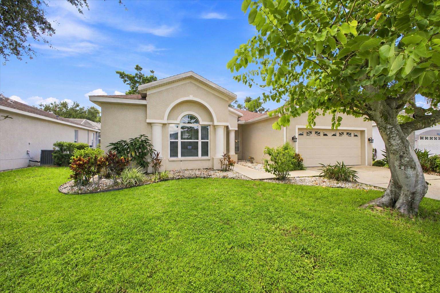 4002 2nd Dr NE, Bradenton, FL 34208