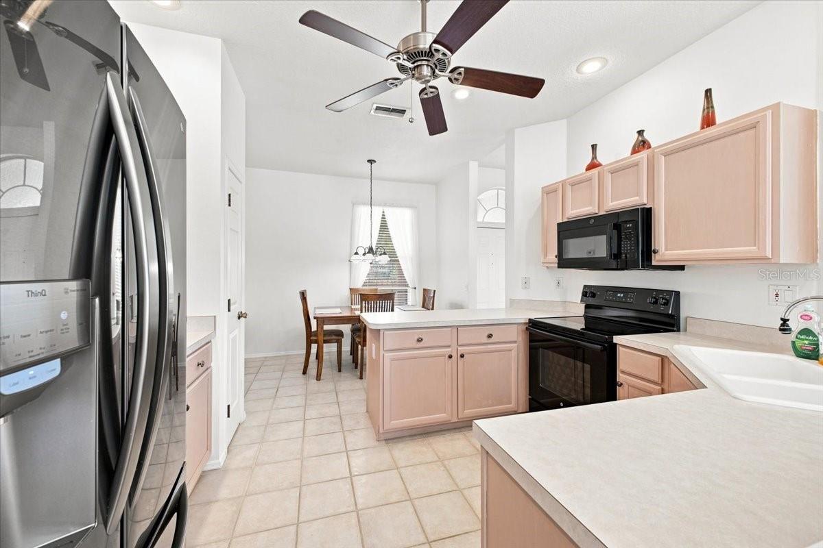 4002 2nd Dr NE, Bradenton, FL 34208