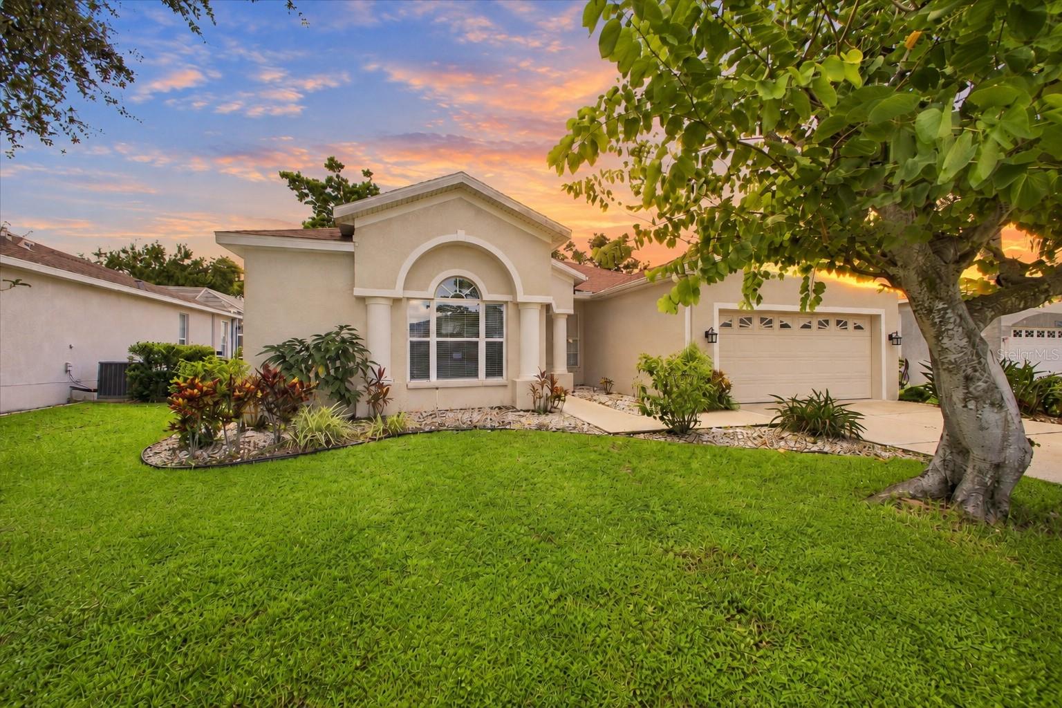 4002 2nd Dr NE, Bradenton, FL 34208