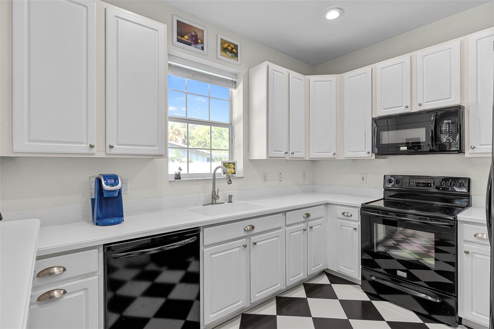 426 Scotland St, Dunedin, FL 34698