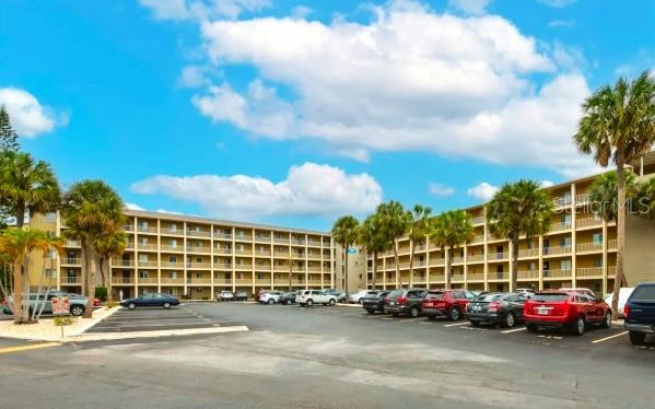 3753 Lake Bayshore Unit 305, Bradenton, FL 34205