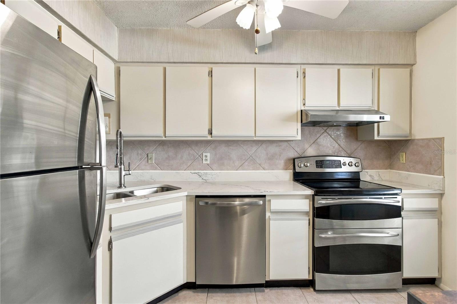7294 Cloister Unit 23, Sarasota, FL 34231