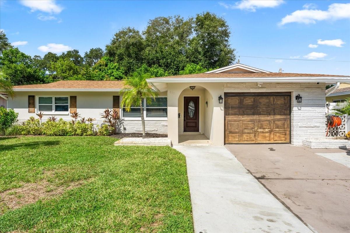 490 Lake, Largo, FL 33771