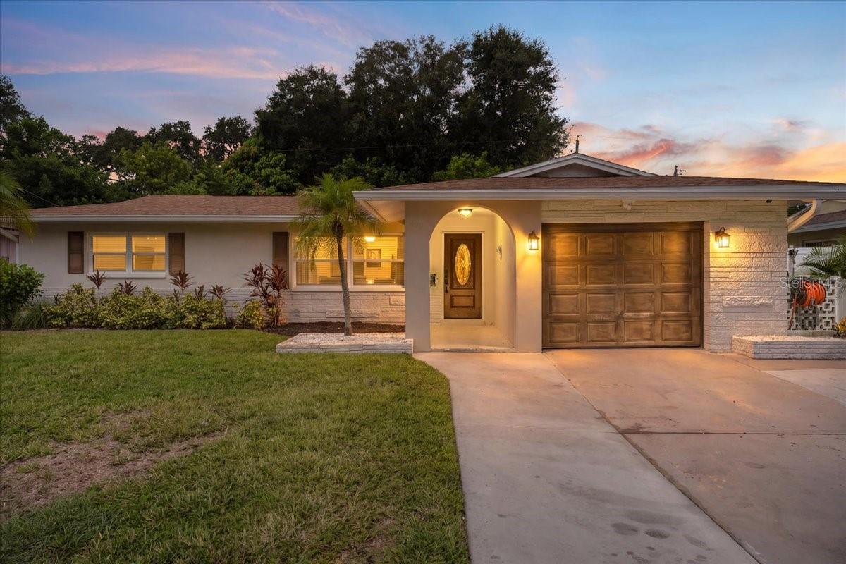 490 Lake, Largo, FL 33771
