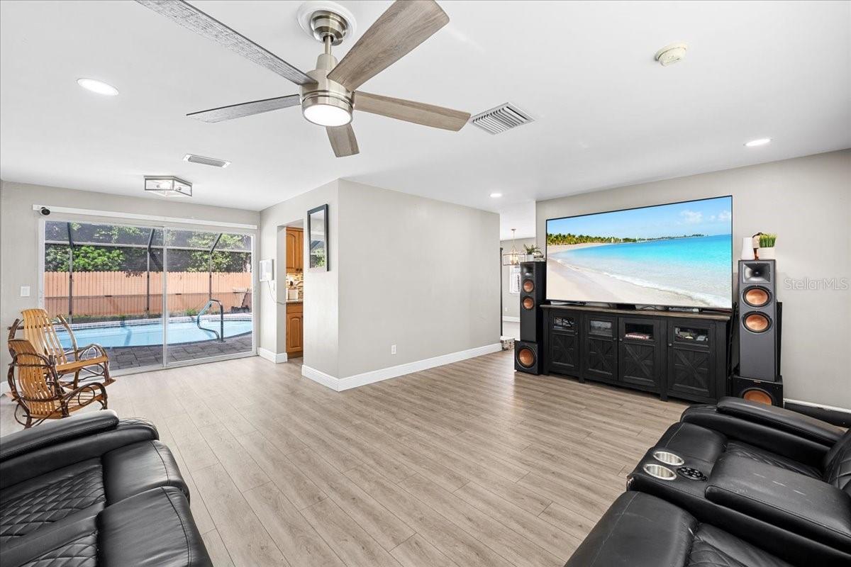 490 Lake, Largo, FL 33771