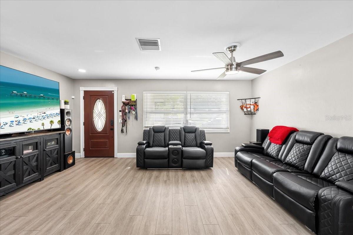 490 Lake, Largo, FL 33771