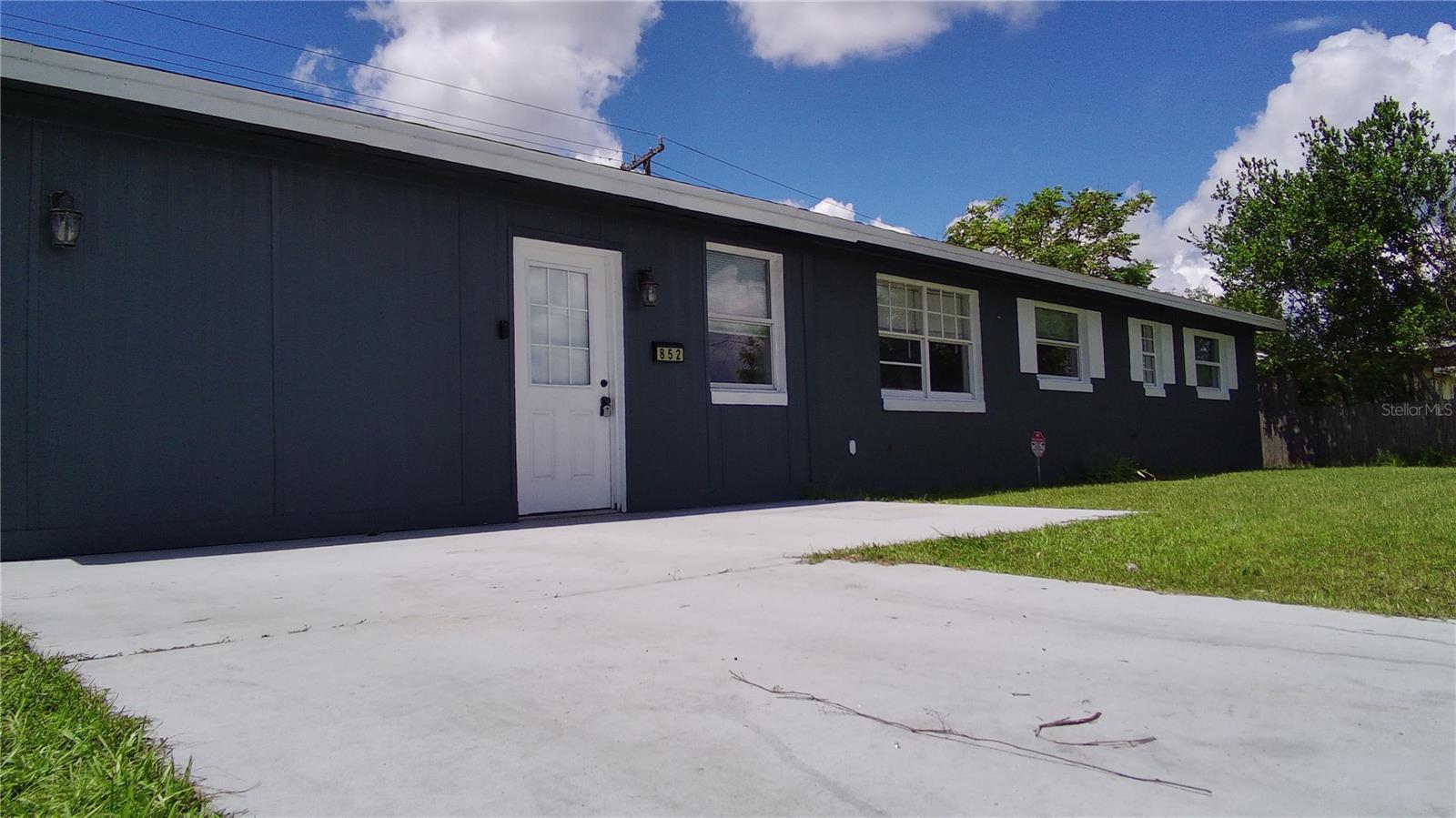 852 Derbyshire, Daytona Beach, FL 32117