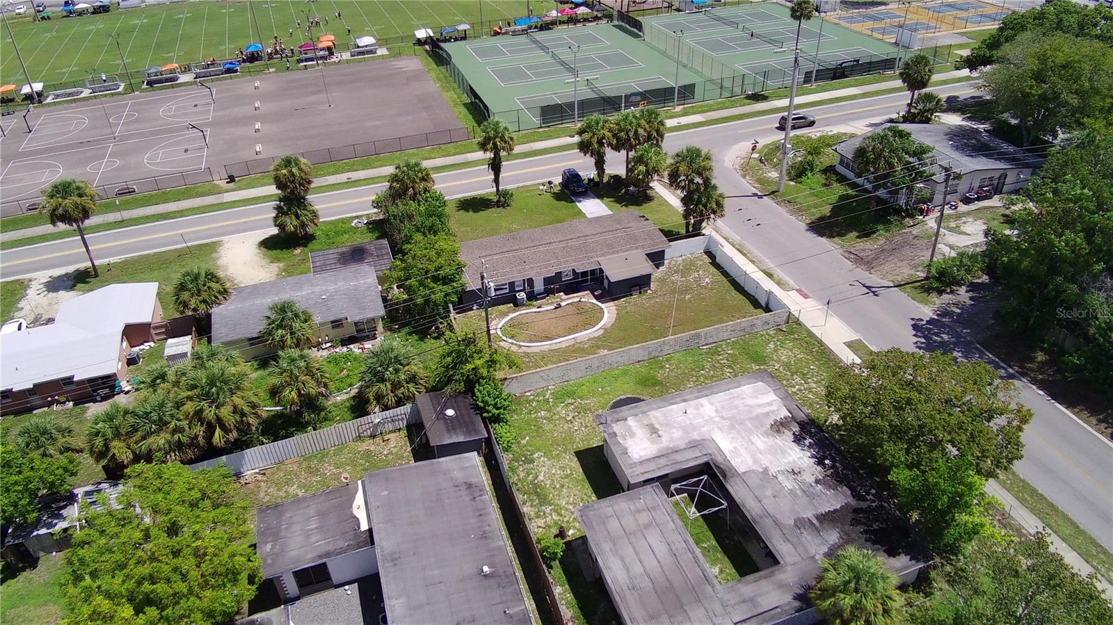 852 Derbyshire, Daytona Beach, FL 32117