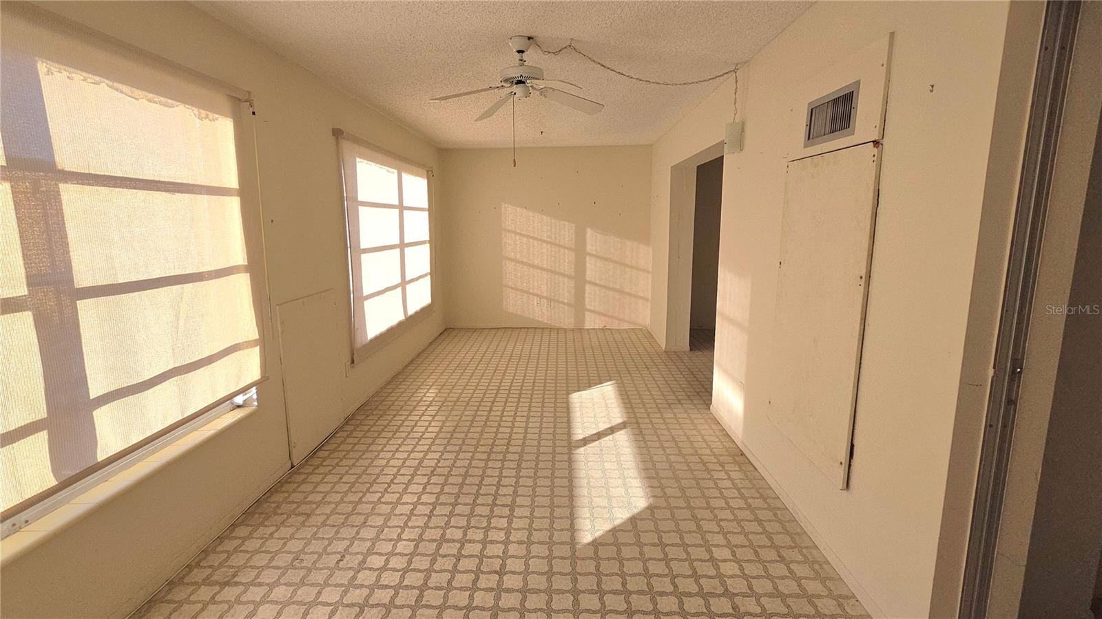 2402 Ecuadorian Unit 48, Clearwater, FL 33763