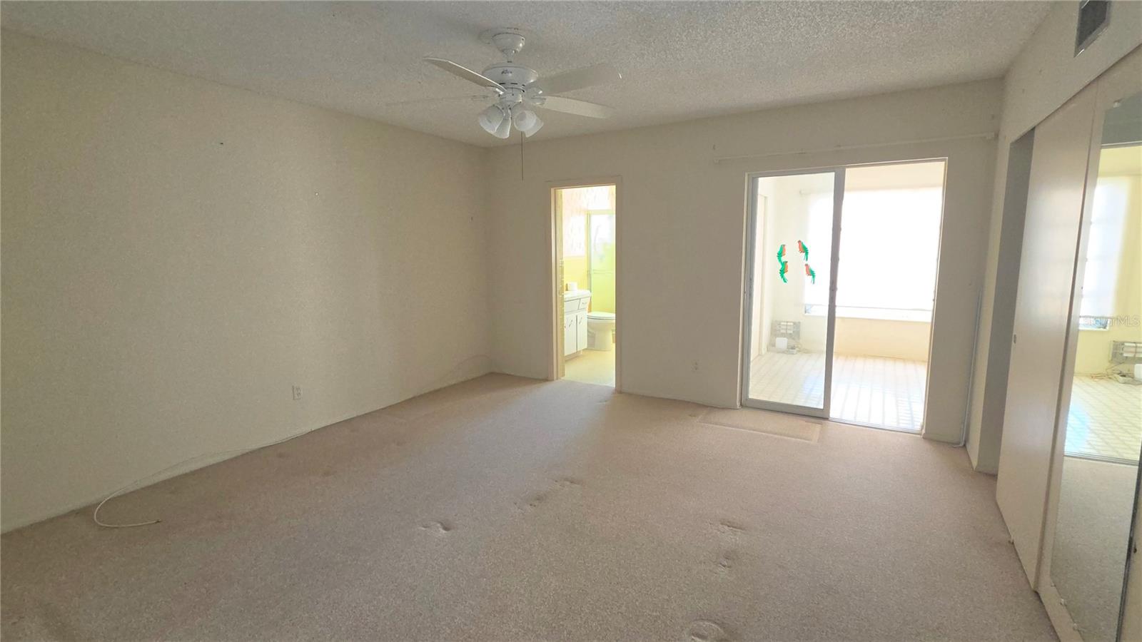 2402 Ecuadorian Unit 48, Clearwater, FL 33763