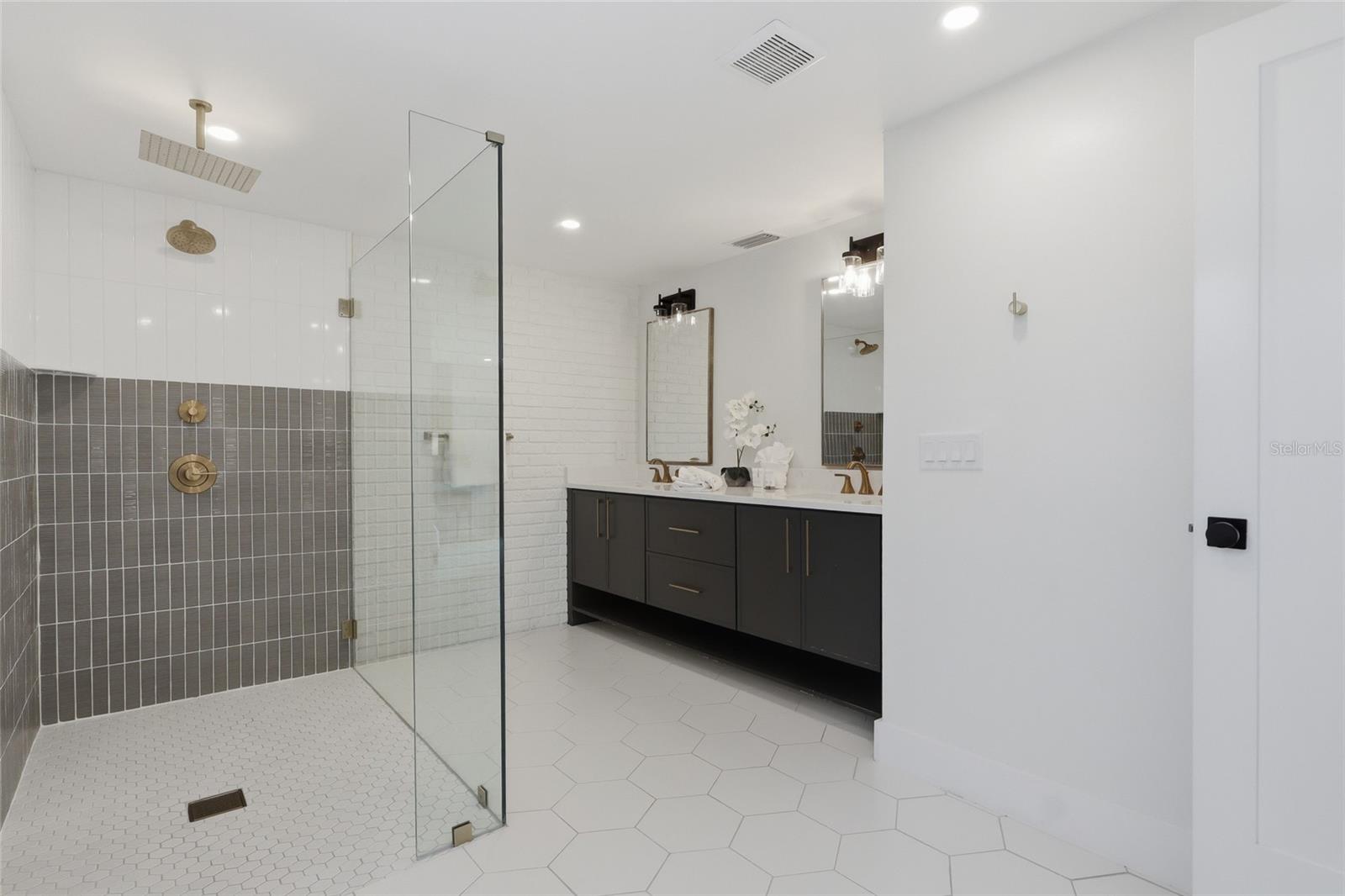 405 28th, Holmes Beach, FL 34217