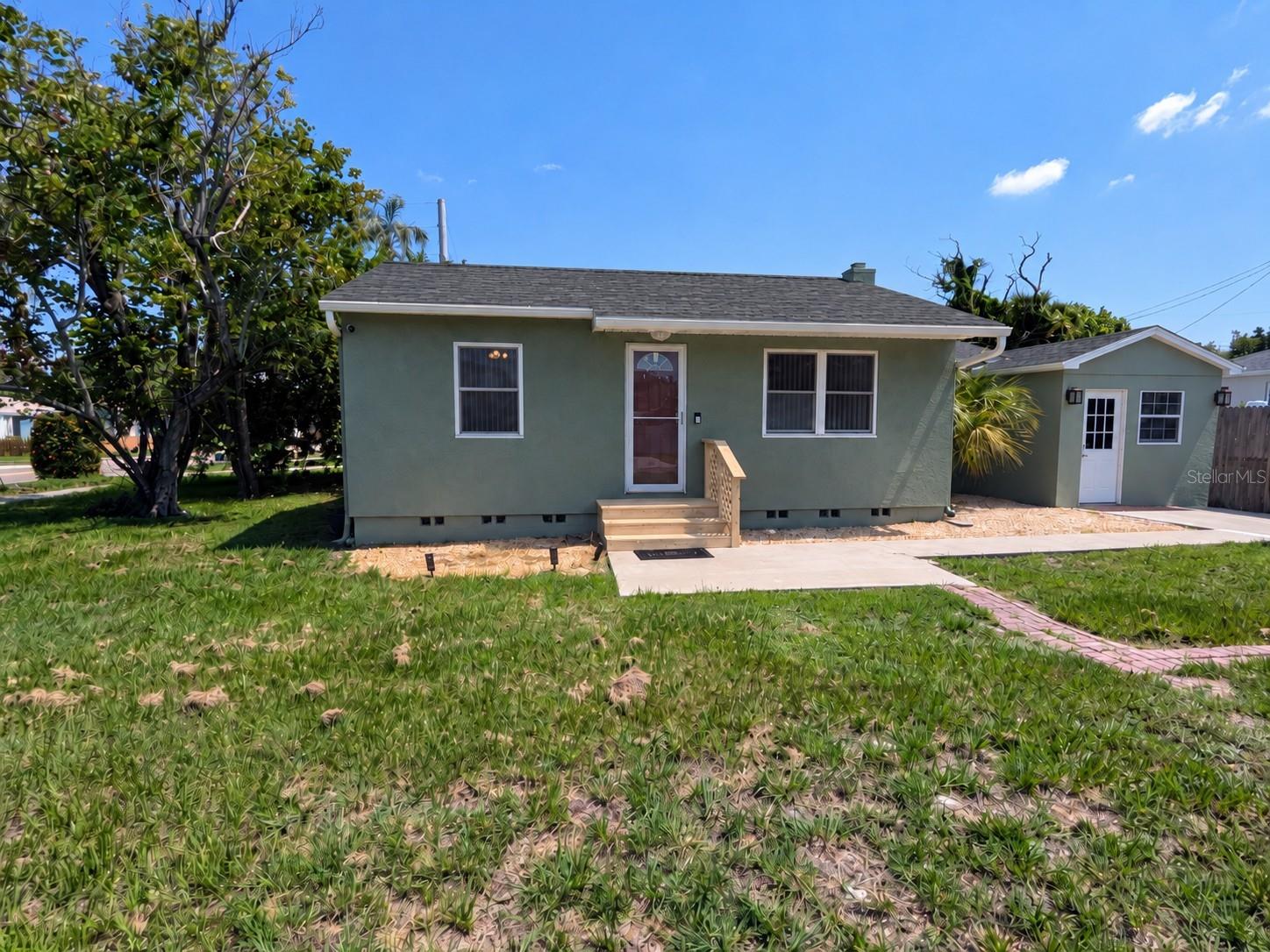 2749 16th, St Petersburg, FL 33713