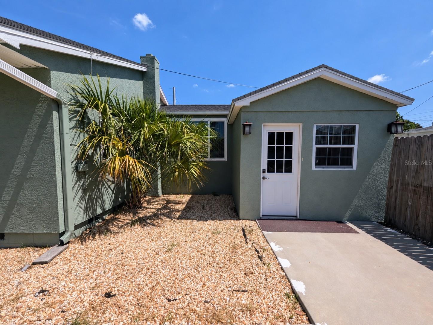 2749 16th, St Petersburg, FL 33713