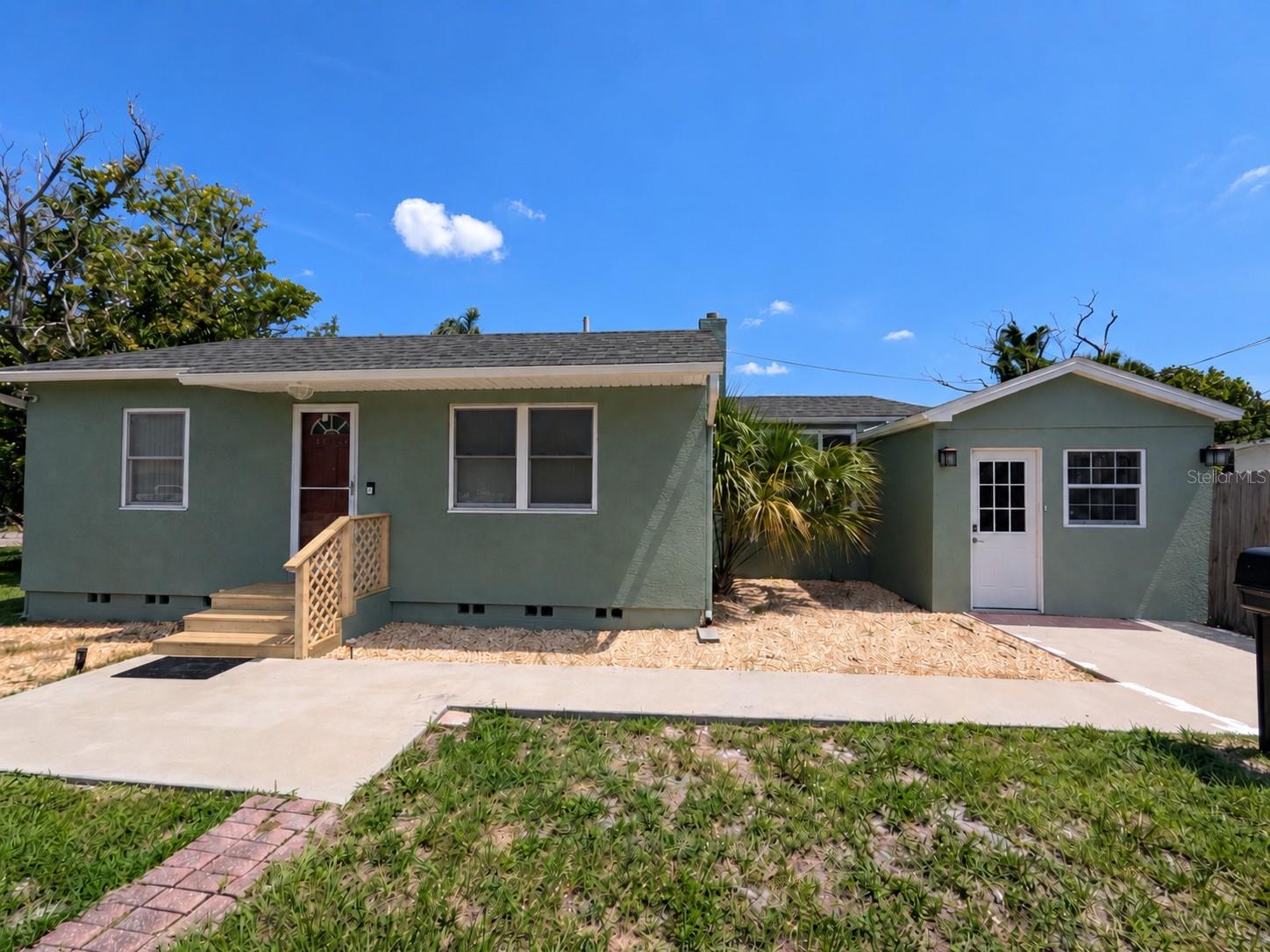 2749 16th, St Petersburg, FL 33713