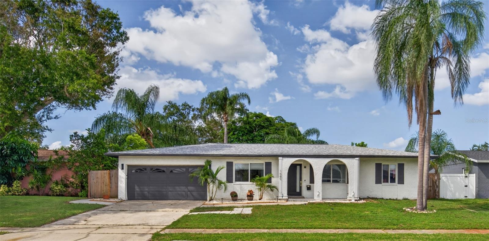 1689 Pennsylvania, St Petersburg, FL 33703