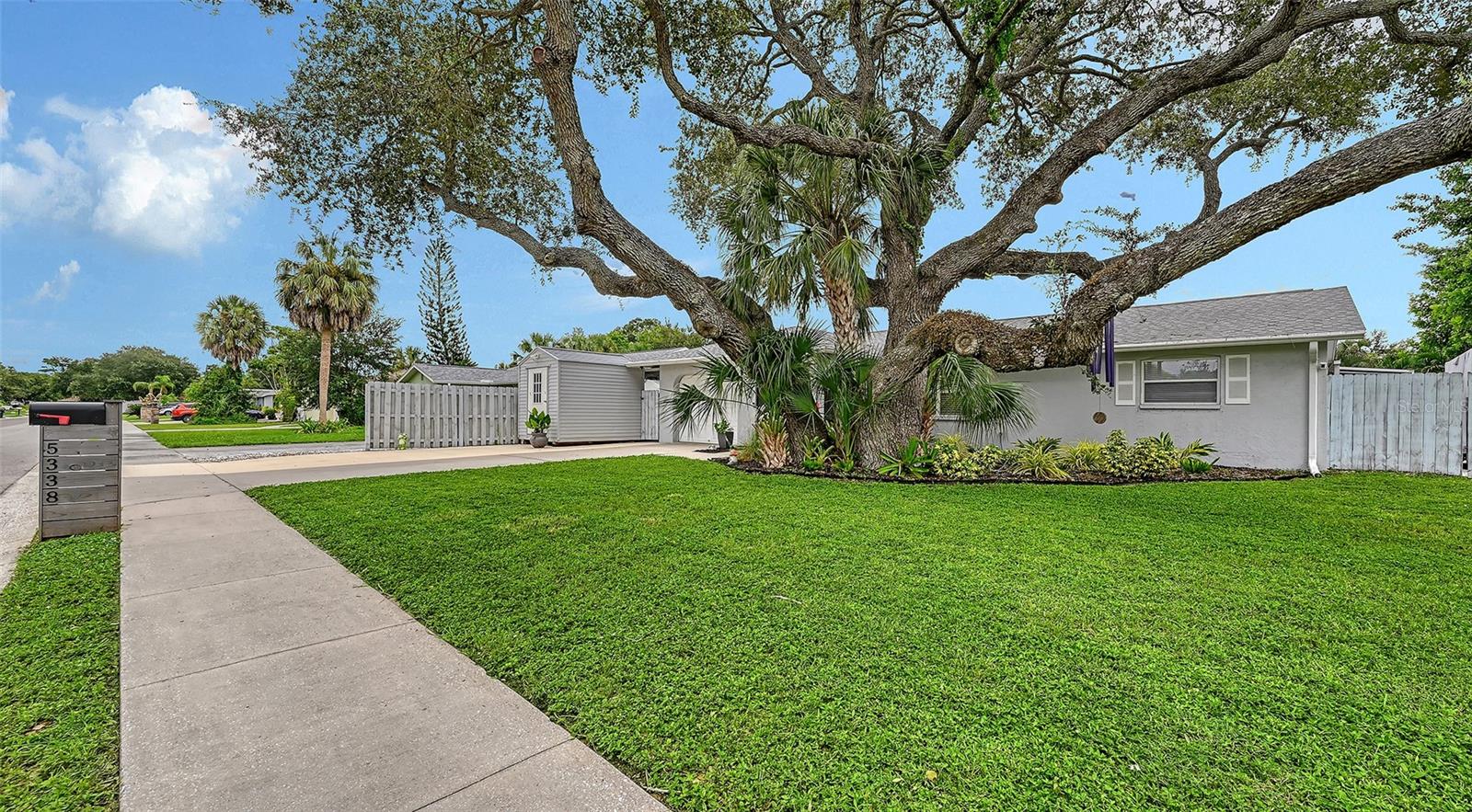 5338 Foxwood, Sarasota, FL 34232