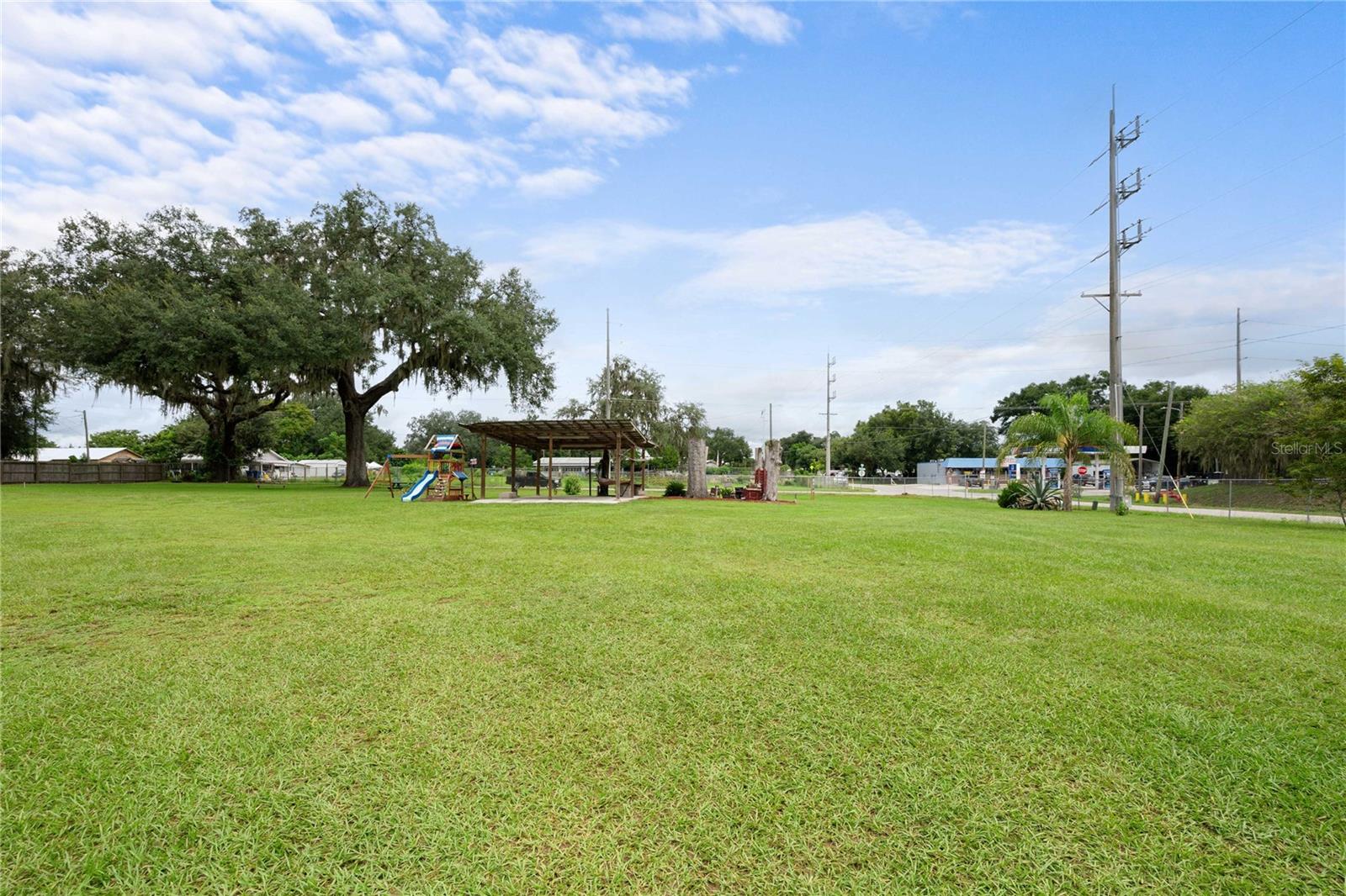 14927 14th, Dade City, FL 33523