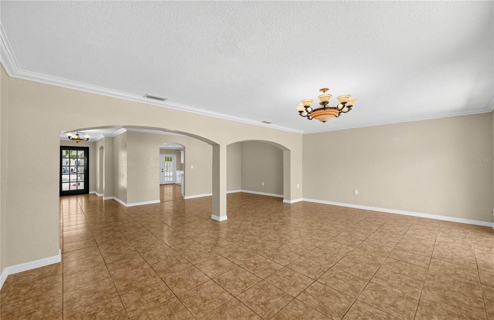 915 Seminole, Tarpon Springs, FL 34689